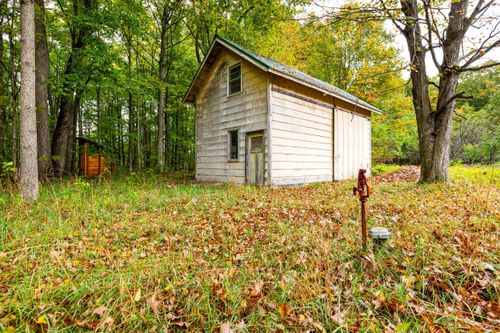 9400 Love Rd, Benzonia, MI, 49616-9634 | Card Image