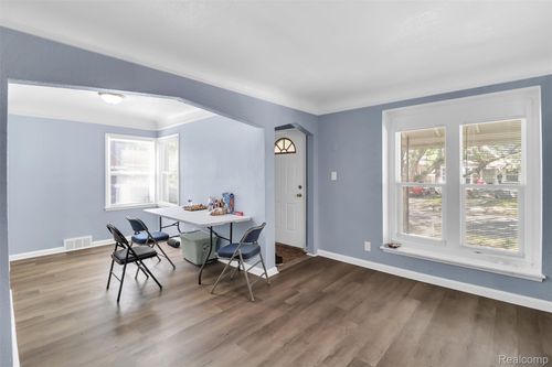 8342 Roselawn St, Detroit, MI, 48204-5508 | Card Image