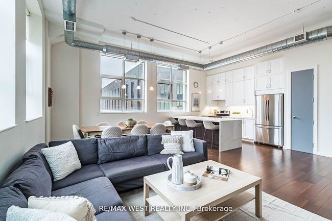 821 - 155 Dalhousie St, Condo with 2 bedrooms, 2 bathrooms and null parking in Toronto ON | Image 10