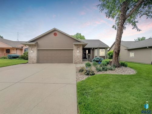 120 N Detroit Ave, Sioux Falls, SD, 57110-1257 | Card Image