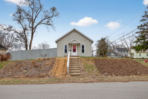 2636 Hickory St, Jackson, MI, 49202-3743 | Card Image