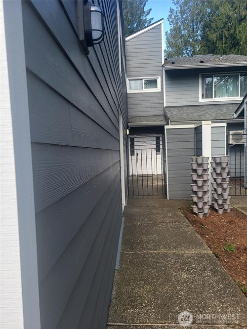 26-1500 Lake Park Dr Sw, Tumwater, WA, 98512-8120 | Card Image