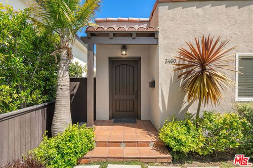 3460 Redwood Ave, LOS ANGELES, CA, 90066-2219 | Card Image