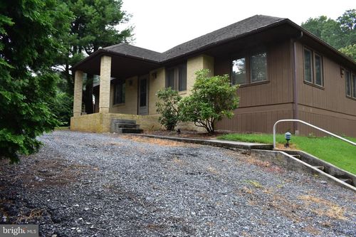 62 Skyline Dr, READING, PA, 19606-8535 | Card Image