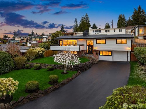 619 8th Ave S, Edmonds, WA, 98020-3413 | Card Image