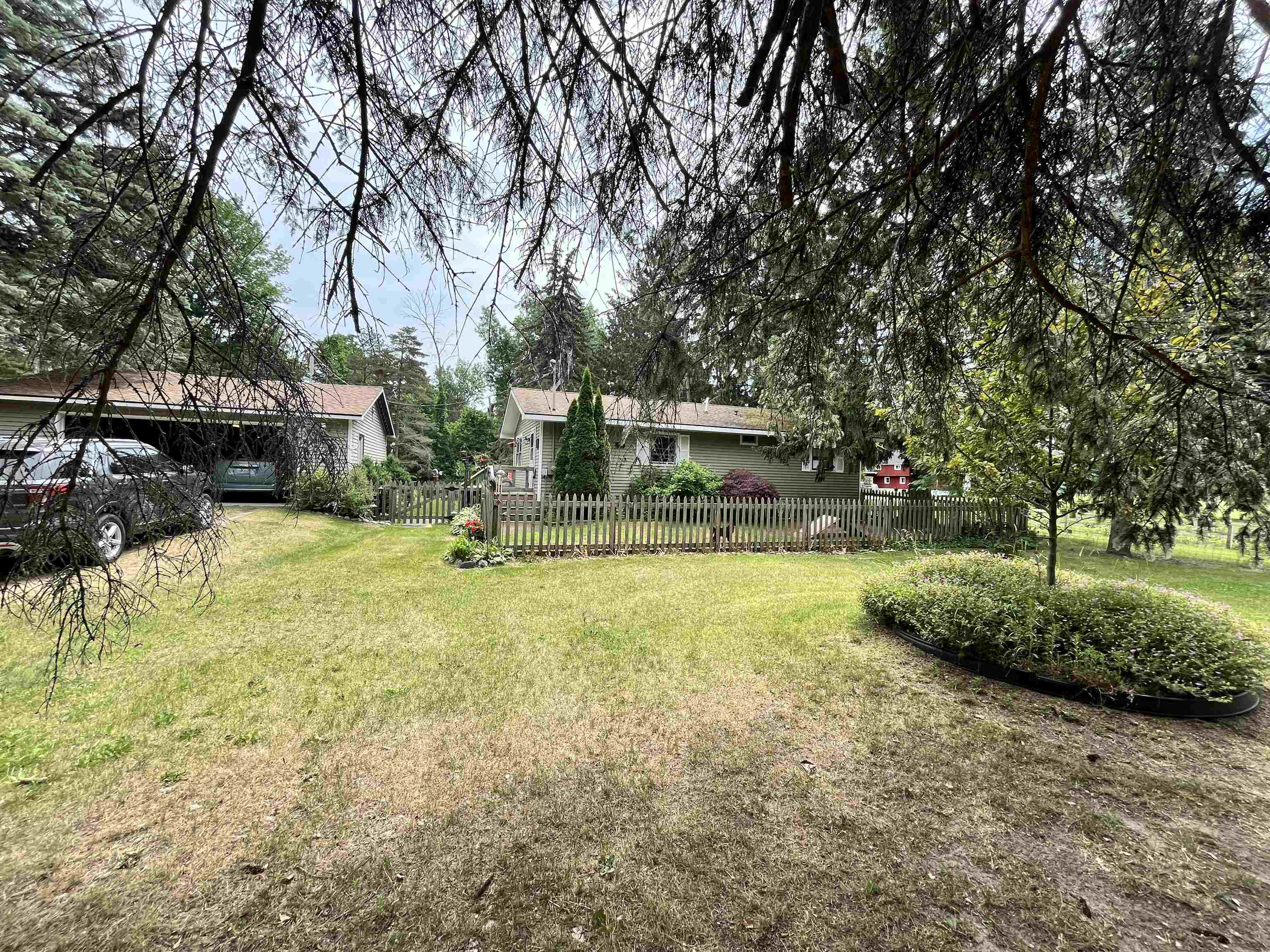 Russell Ct, Standish, MI 48658