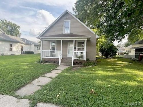 327 Sycamore St, Carrollton, IL, 62016-1528 | Card Image