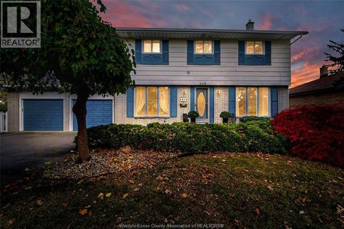 {{alt}} | Card Image