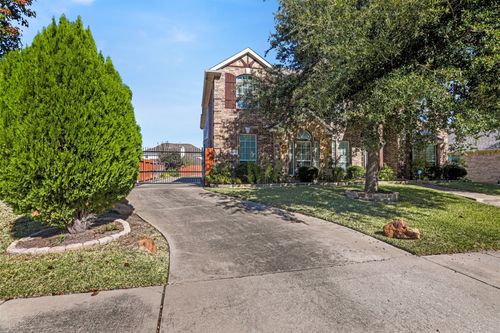 613 Gene Autry Ln, Murphy, TX, 75094-2620 | Card Image