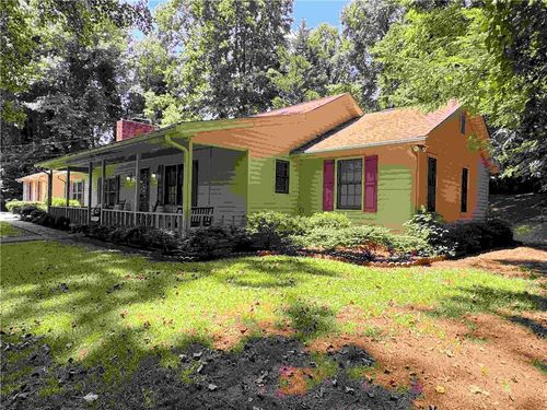 5040 Nichols Dr, Flowery Branch, GA, 30542-3713 | Card Image