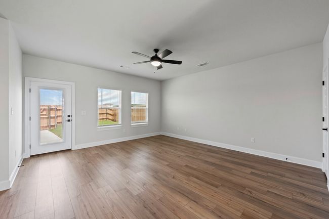 9517 Balmy Ln, House other with 3 bedrooms, 3 bathrooms and 2 parking in Manor TX | Image 7