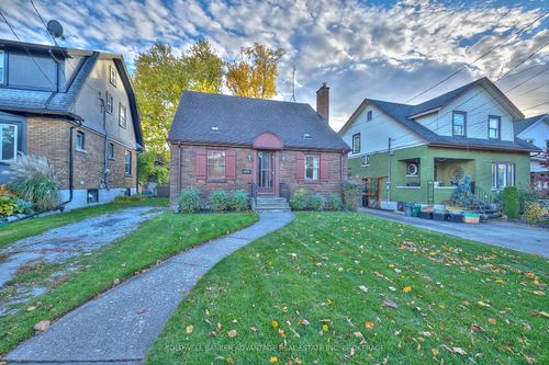 {{alt}} | Card Image