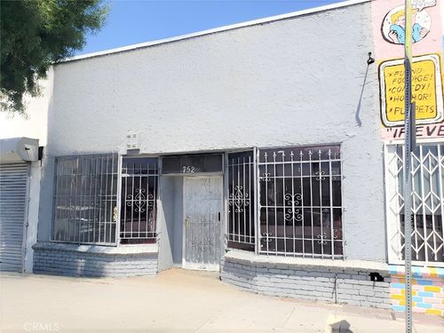 752 S Atlantic Blvd, East Los Angeles, CA, 90022-3214 | Card Image