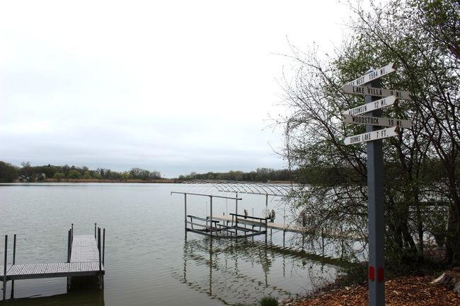 972 W Shore Dr, House other with 3 bedrooms, 3 bathrooms and 3 parking in Fox Lake IL | Image 24