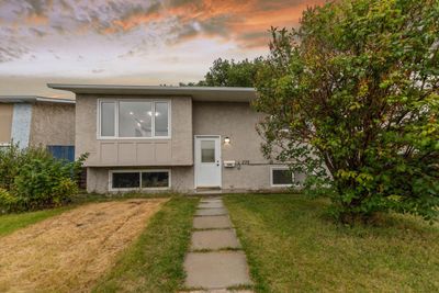 275 Rundlecairn Rd Ne, House other with 5 bedrooms, 2 bathrooms and 2 parking in Calgary AB | Image 1