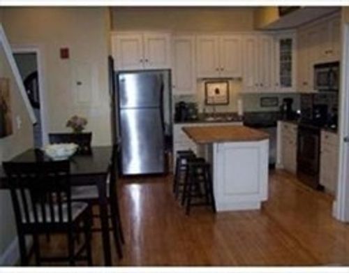 2-310 Court St, Plymouth, MA, 02360-4372 | Card Image