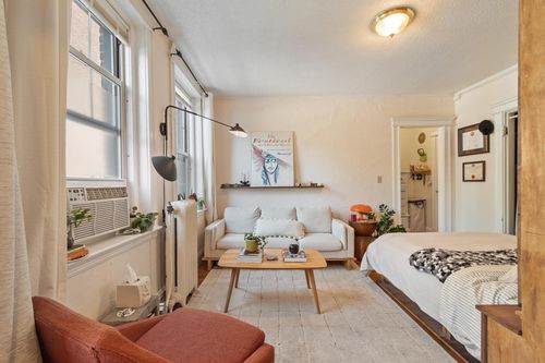 4-120 Riverway, Boston, MA, 02215-4119 | Card Image