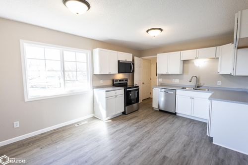 126 Indian Ave, Forest City, IA, 50436-2321 | Card Image