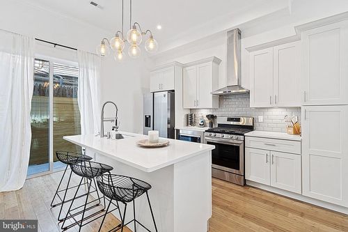 1524 S 25th St, PHILADELPHIA, PA, 19146-4401 | Card Image