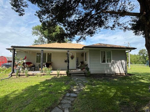 1761 Road B2, Emporia, KS, 66801-7651 | Card Image