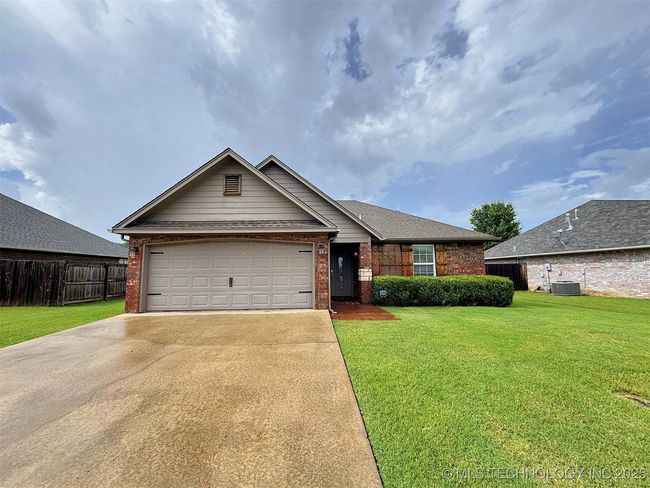 3974 Highland Dr, House other with 3 bedrooms, 2 bathrooms and null parking in Tahlequah OK | Image 5