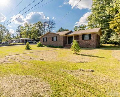 751 Liles Blvd, House other with 3 bedrooms, 2 bathrooms and 1 parking in Brewton AL | Image 3