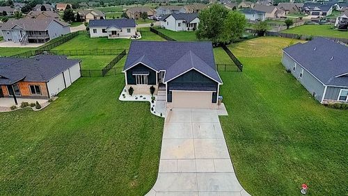 5247 N Cambridge St, Bel Aire, KS, 67226-7689 | Card Image