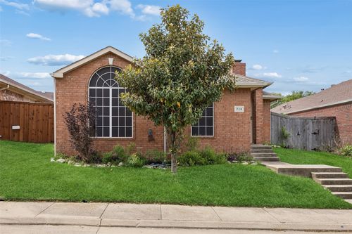 716 Ashbrook Dr, DeSoto, TX, 75115-5836 | Card Image