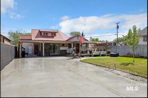 320 14th Ave N, Buhl, ID, 83316-1706 | Card Image