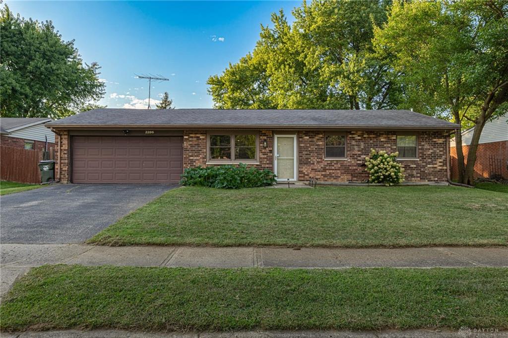 Carolina Dr, Xenia, OH 45385