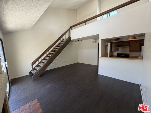 204-8221 Langdon Avenue, Van Nuys, CA, 91406 | Card Image
