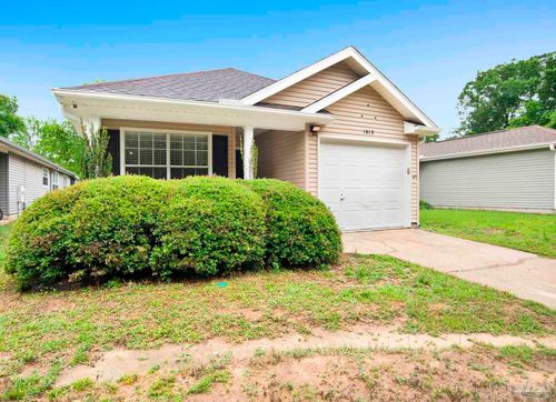 1613 Governors Dr, Pensacola, FL, 32514-8496 | Card Image