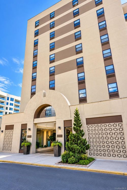 5a-360 Shore Rd, Long Beach, NY, 11561-4352 | Card Image