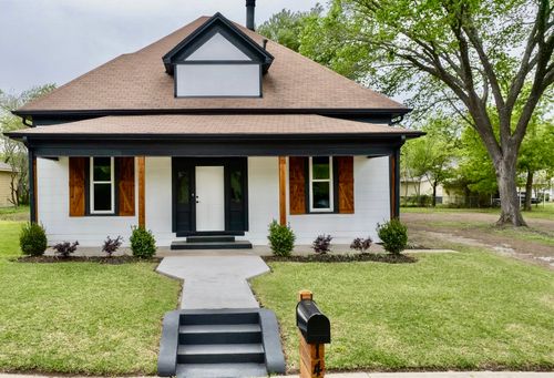 1405 Locust St, Commerce, TX, 75428-3135 | Card Image