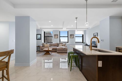 apt-3401-50 W Broad St, Columbus, OH, 43215-3308 | Card Image