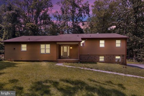 2617 Hill Rd, READING, PA, 19606-9215 | Card Image