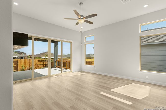 948 Nolte Bnd, House other with 3 bedrooms, 3 bathrooms and null parking in Seguin TX | Image 15