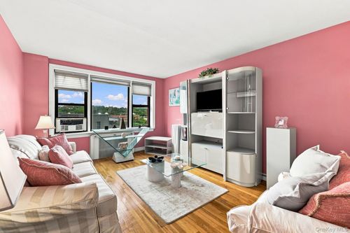 2a-10 Franklin Ave, White Plains, NY, 10601-3813 | Card Image