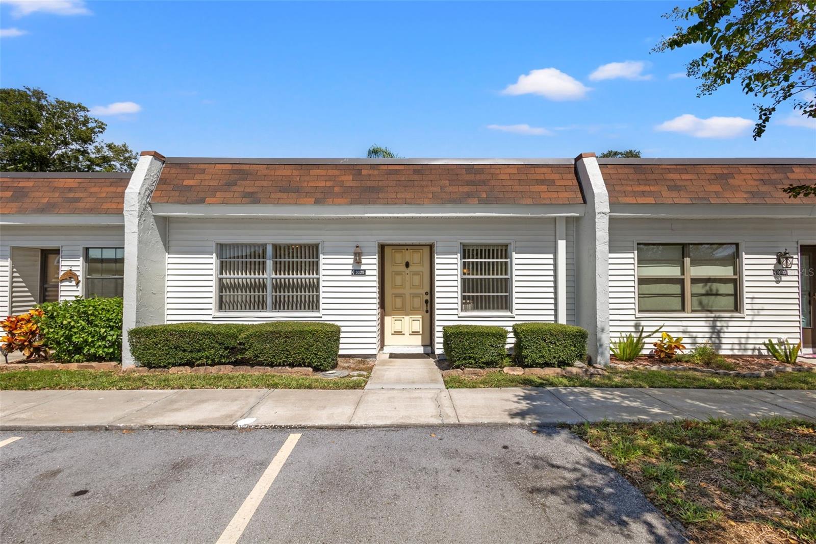 Mission Oaks Blvd, Seminole, FL 33776