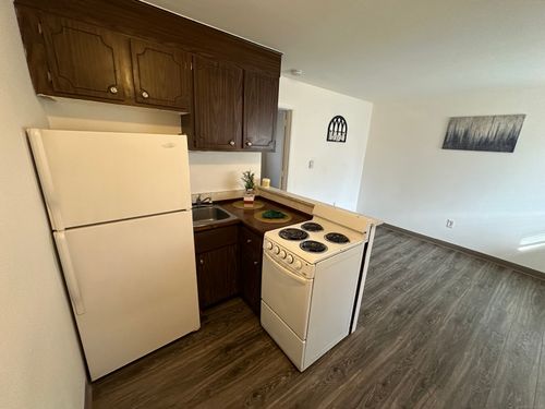 17-26 Crandall Hill Rd, Montville, CT, 06353-9000 | Card Image