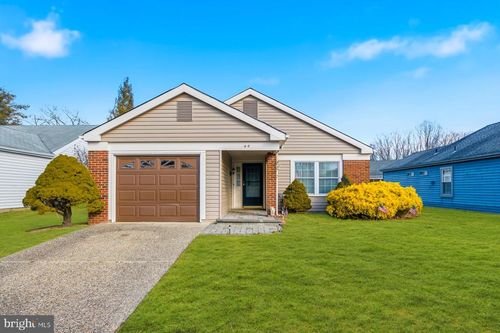 44 New Castle Dr, Southampton, NJ, 08088-1241 | Card Image