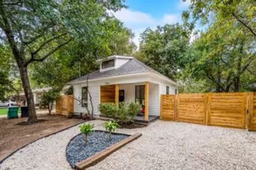 2225 Denison St, Denton, TX, 76201-1828 | Card Image