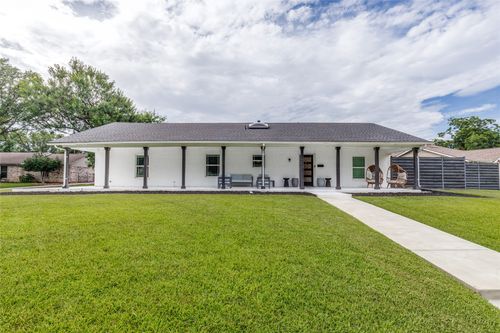 3307 Pine Tree Cir, Farmers Branch, TX, 75234-2220 | Card Image