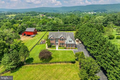 14311 Pinot Noir Ln, HILLSBORO, VA, 20132-1766 | Card Image