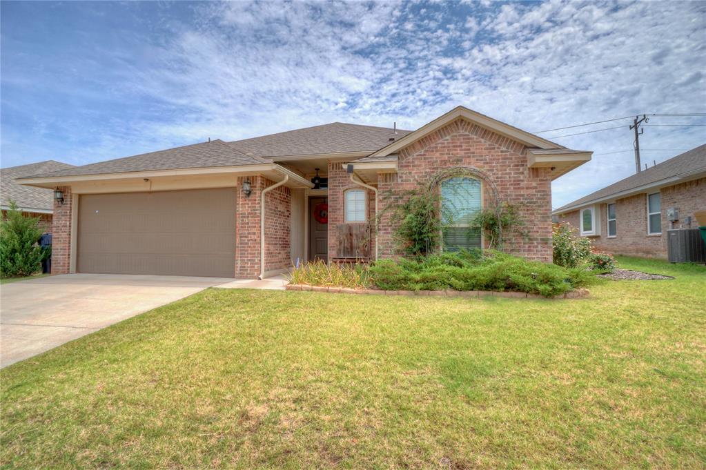 Bexhill Dr, Yukon, OK 73099