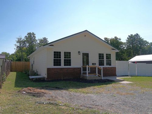 1529 College Ave, Rochester, IN, 46975-2349 | Card Image