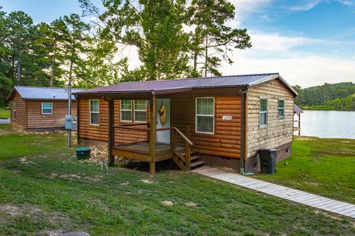 1370 Peggy Ln, Tunnel Hill, GA, 30755-9285 | Card Image