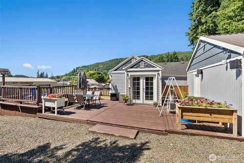 1217 Godfrey St, Raymond, WA, 98577-1210 | Card Image