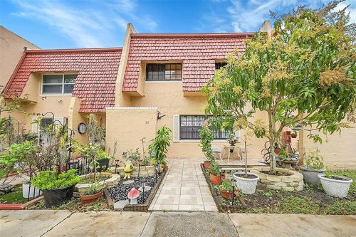 86-86 Ann Lee Ln, Tamarac, FL, 33319-2465 | Card Image