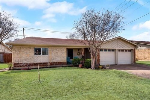 7529 Walnuthill Ct, Watauga, TX, 76148-1659 | Card Image